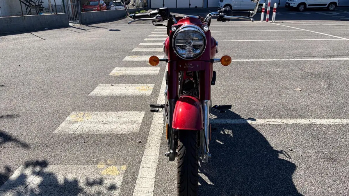 Royal Enfield Classic 350 (2021 - 26)  (3)
