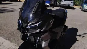 Voge Sfida SR1 ADV (2023 - 26)  (4)