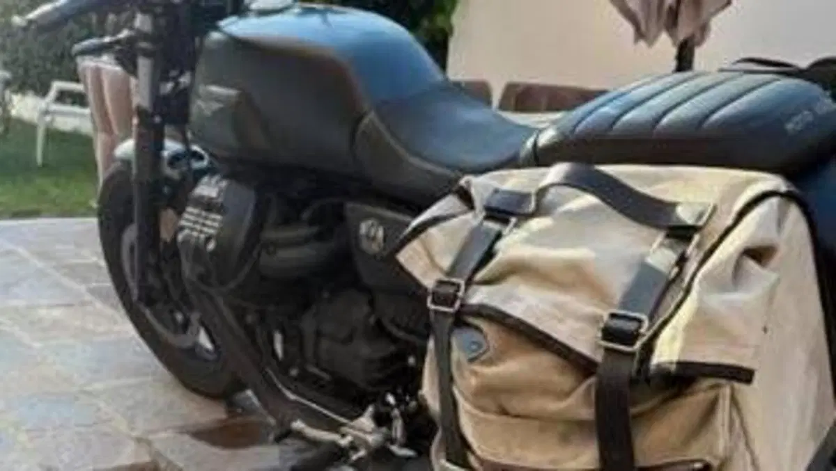 Moto Guzzi V7 Stone (2021 - 24)  (4)