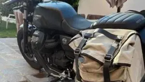 Moto Guzzi V7 Stone (2021 - 24)  (4)
