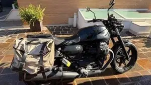 Moto Guzzi V7 Stone (2021 - 24)  (7)