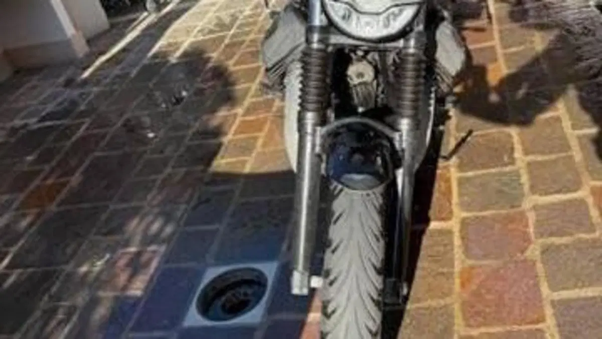 Moto Guzzi V7 Stone (2021 - 24)  (9)
