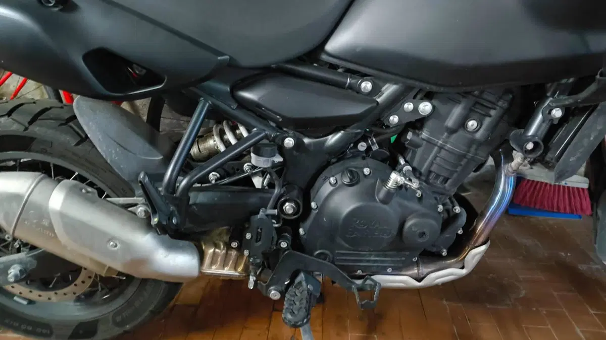 Royal Enfield Himalayan 450 (2024 - 26)  (8)