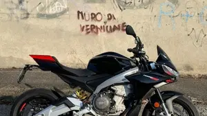 Aprilia Tuono 660 Factory (2022 - 24) 