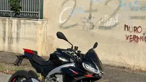 Aprilia Tuono 660 Factory (2022 - 24)  (2)