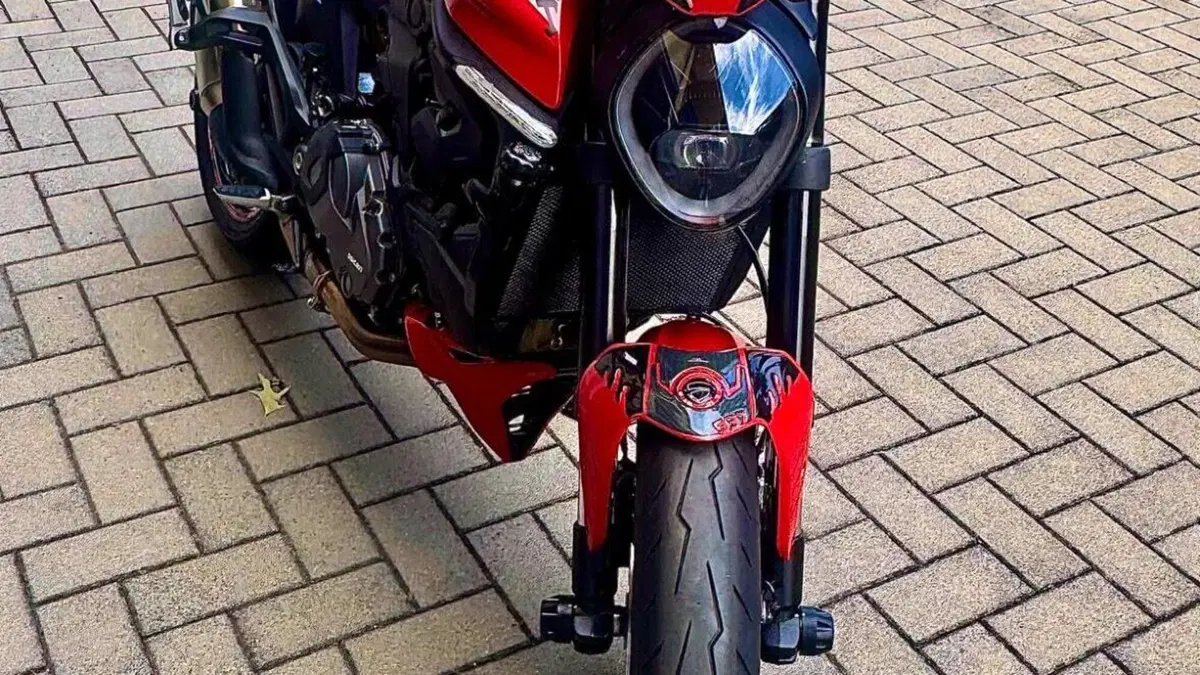 Ducati Monster 937 + (2021 - 25)  (2)