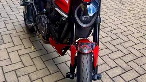 Ducati Monster 937 + (2021 - 25)  (2)
