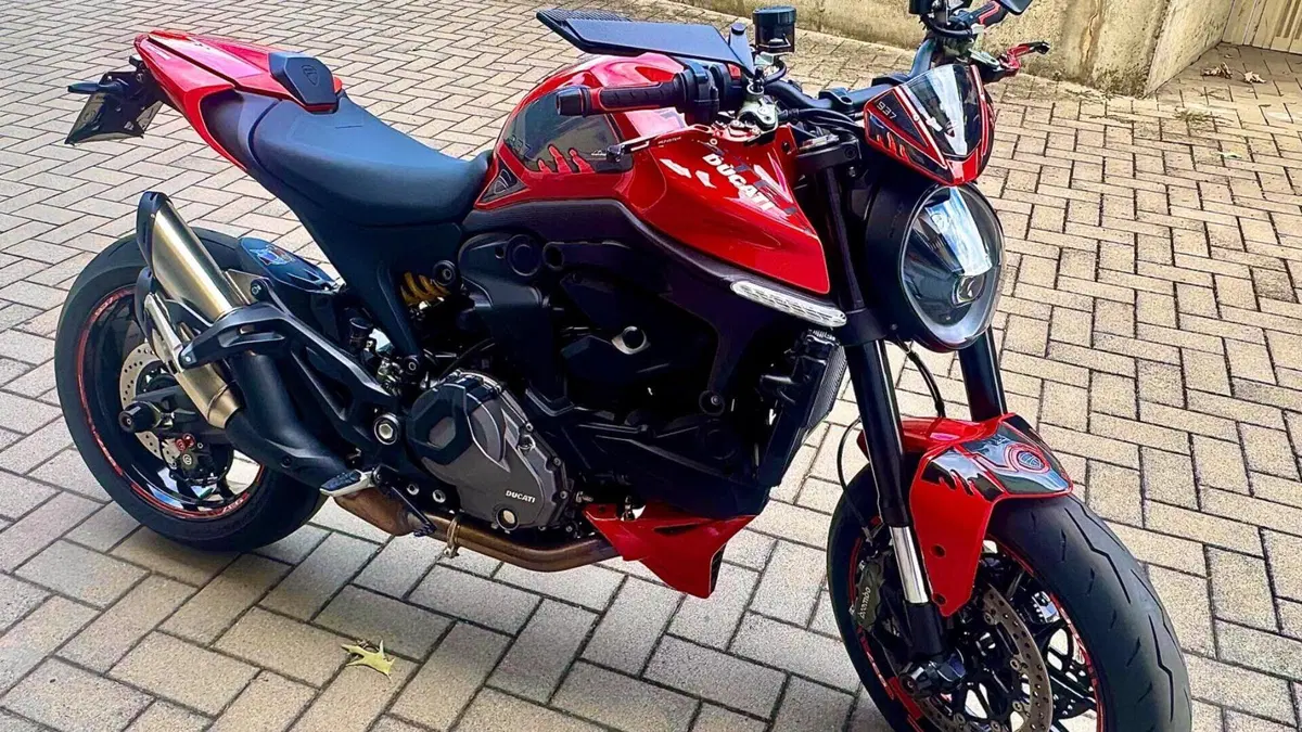 Ducati Monster 937 + (2021 - 25)  (3)