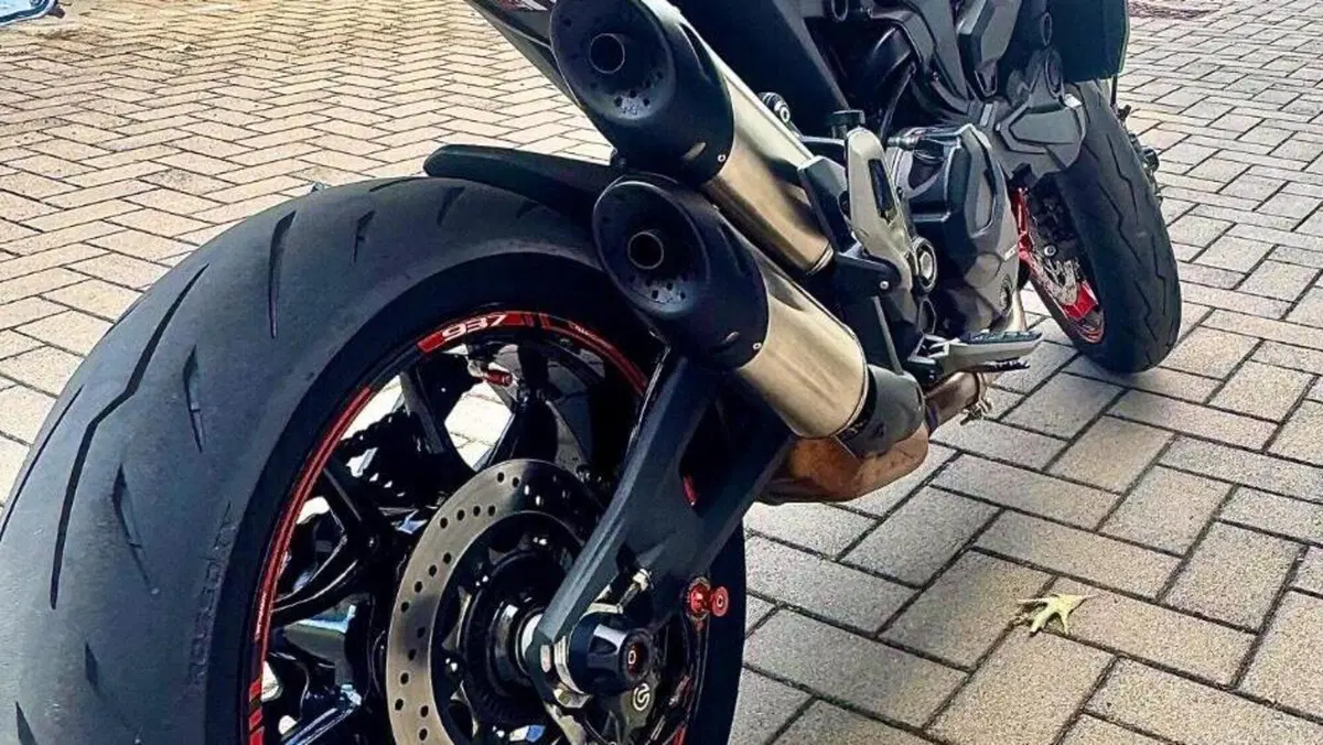 Ducati Monster 937 + (2021 - 25)  (4)
