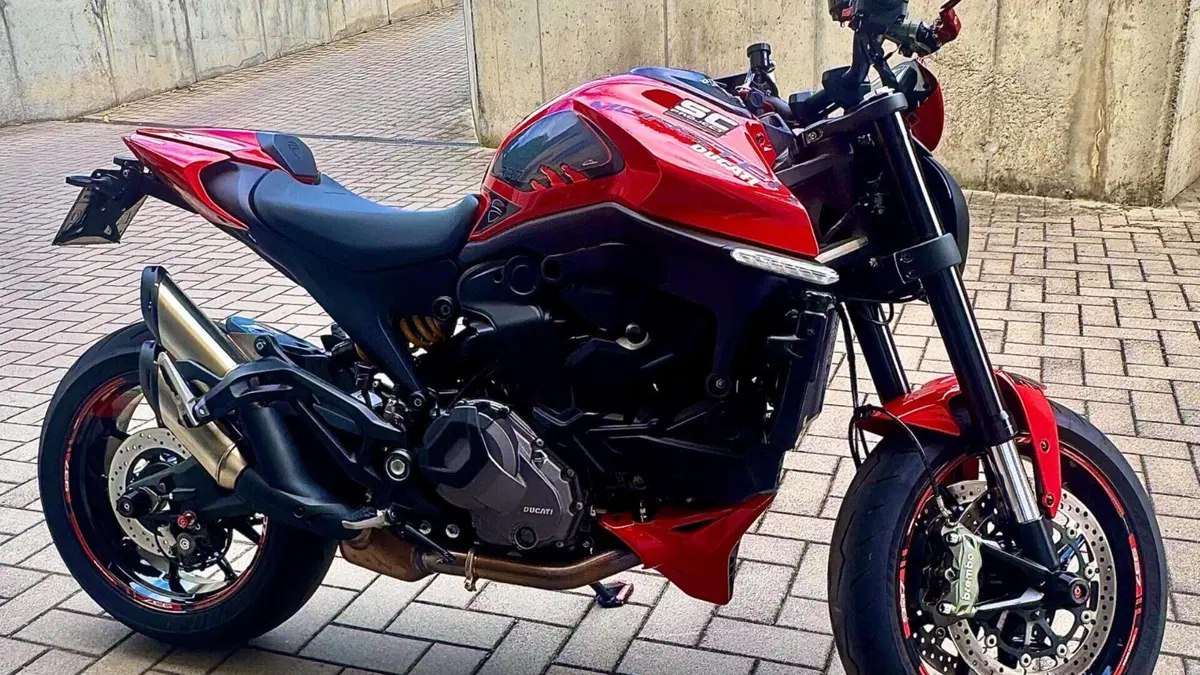 Ducati Monster 937 + (2021 - 25)  (5)