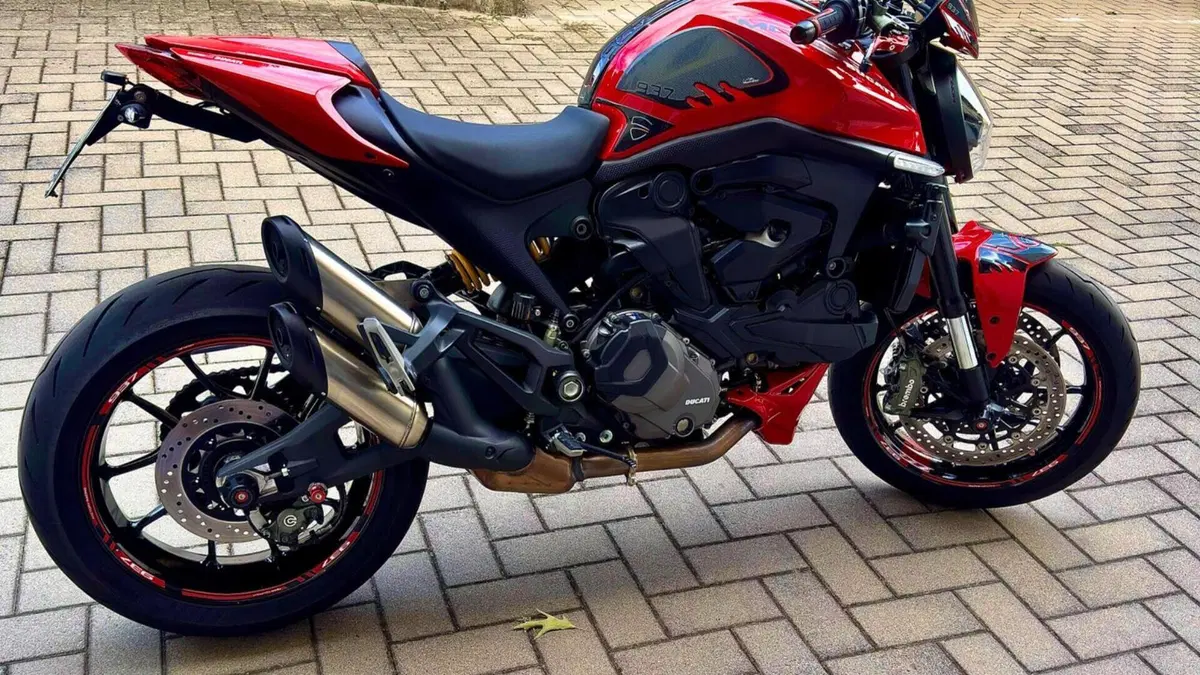 Ducati Monster 937 + (2021 - 25)  (6)