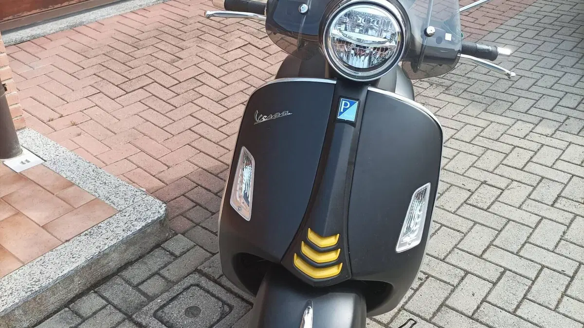 Vespa GTS 300 Hpe Super Tech (2019) 
