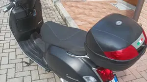 Vespa GTS 300 Hpe Super Tech (2019)  (3)