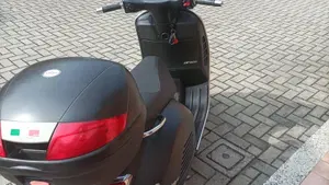 Vespa GTS 300 Hpe Super Tech (2019)  (4)