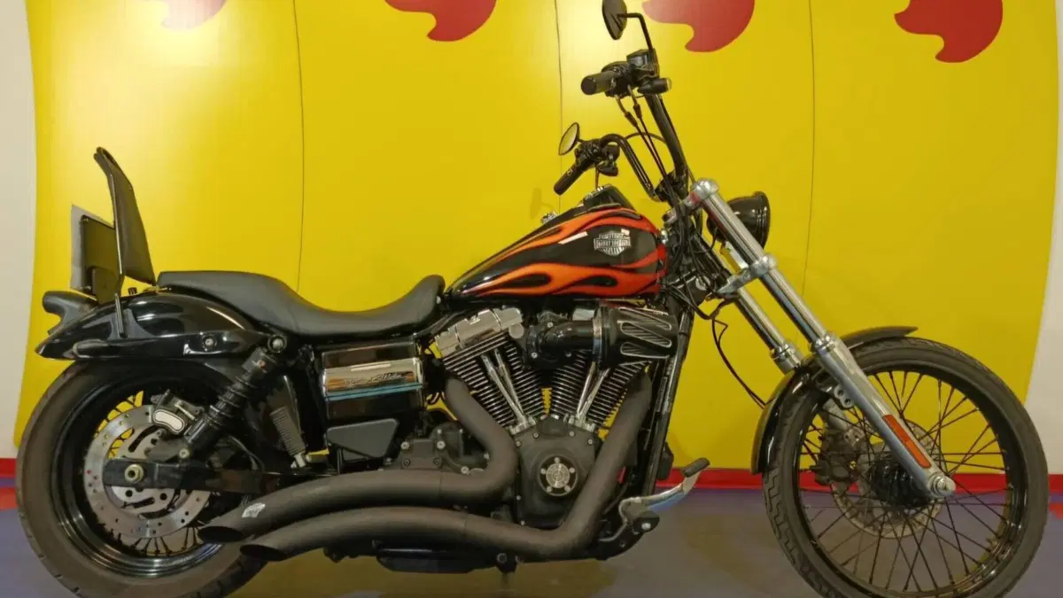 Harley-Davidson 1690 Wide Glide (2010 - 17) - FXDWG 
