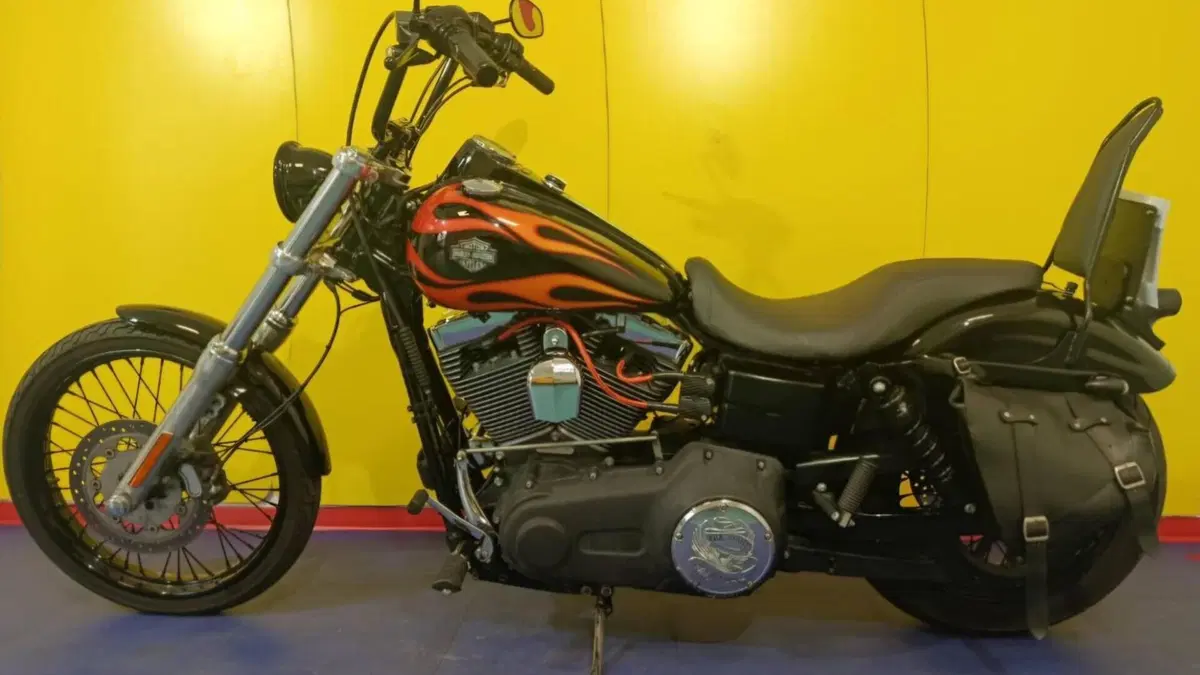 Harley-Davidson 1690 Wide Glide (2010 - 17) - FXDWG  (3)