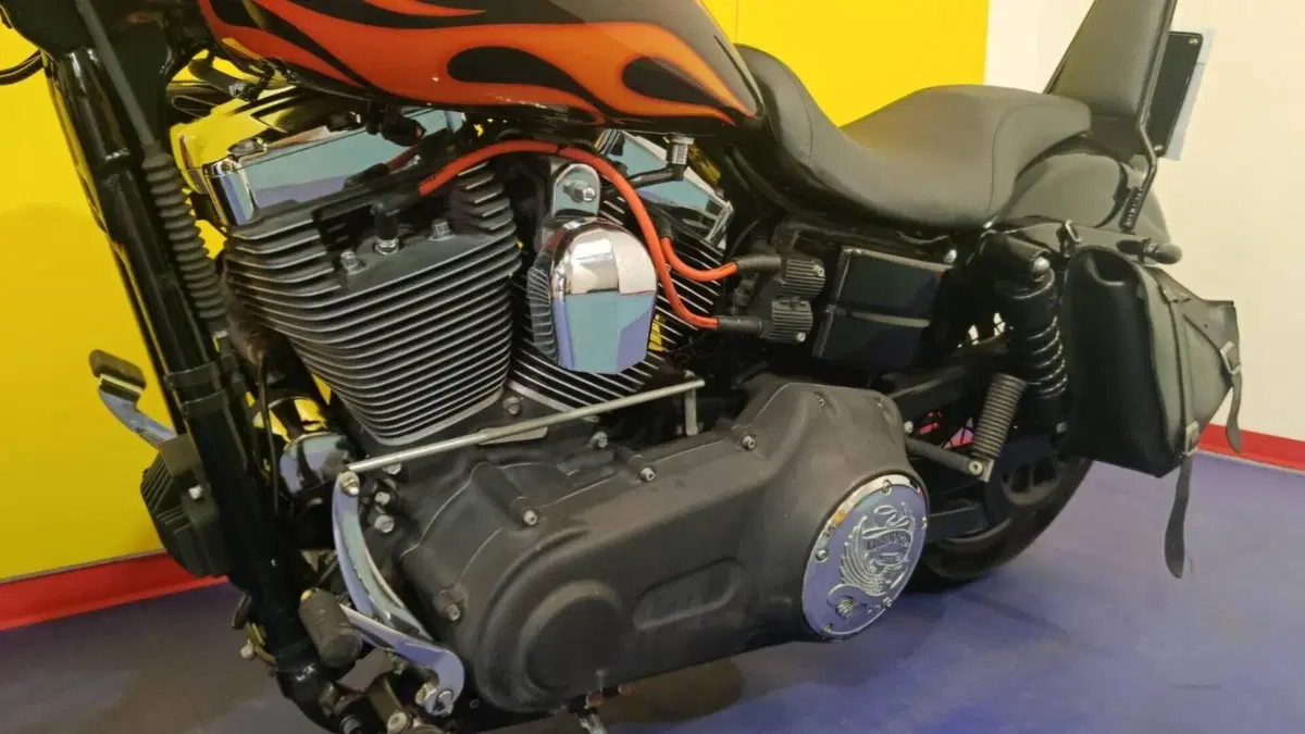 Harley-Davidson 1690 Wide Glide (2010 - 17) - FXDWG  (10)