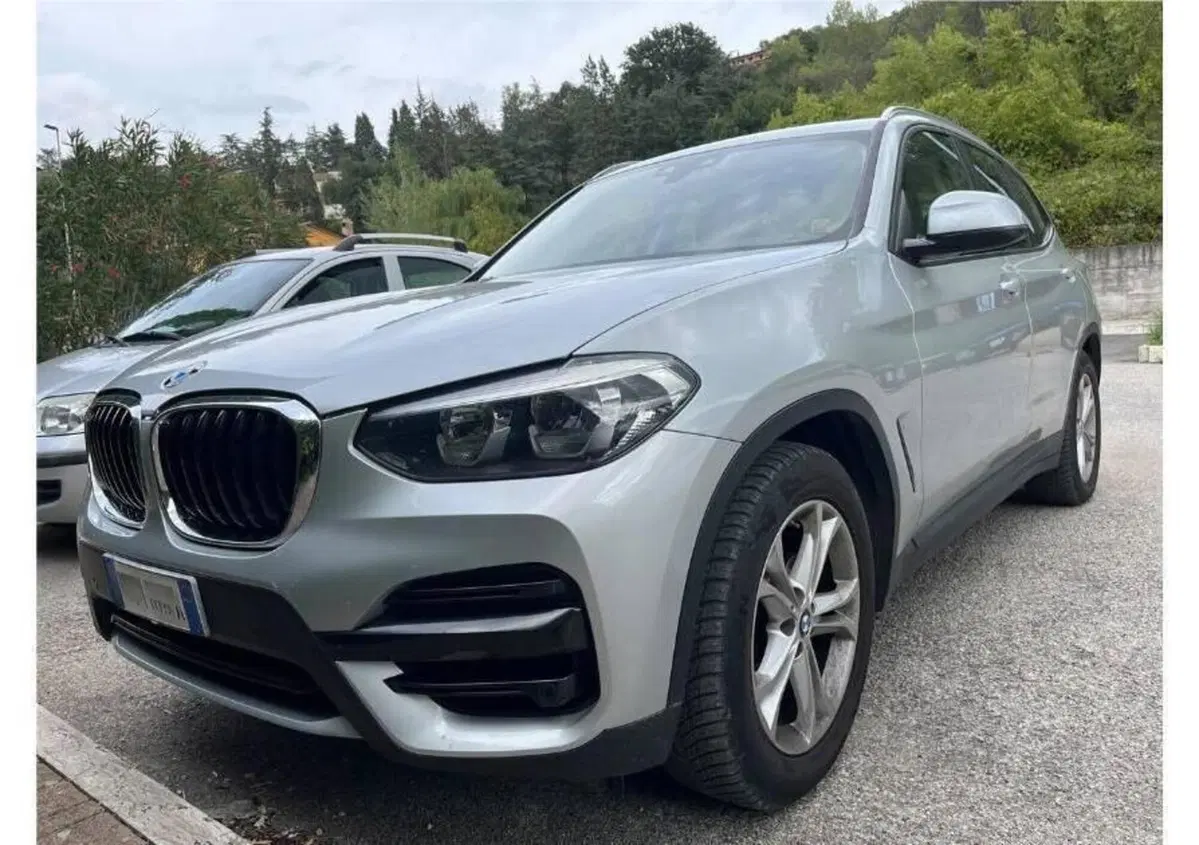 BMW X3 sDrive18d Business Advantage (2)