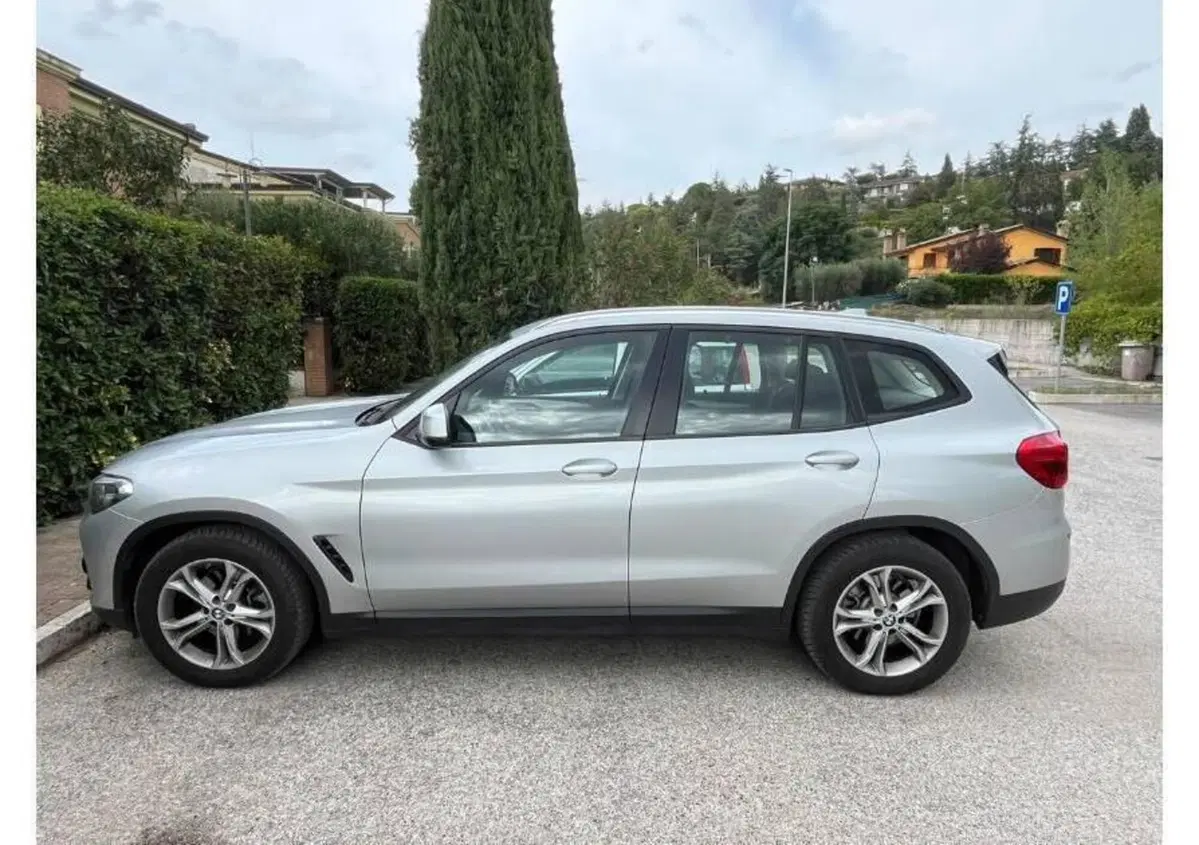BMW X3 sDrive18d Business Advantage (3)