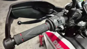 Ducati Hypermotard 821 SP (2013 - 15)  (12)