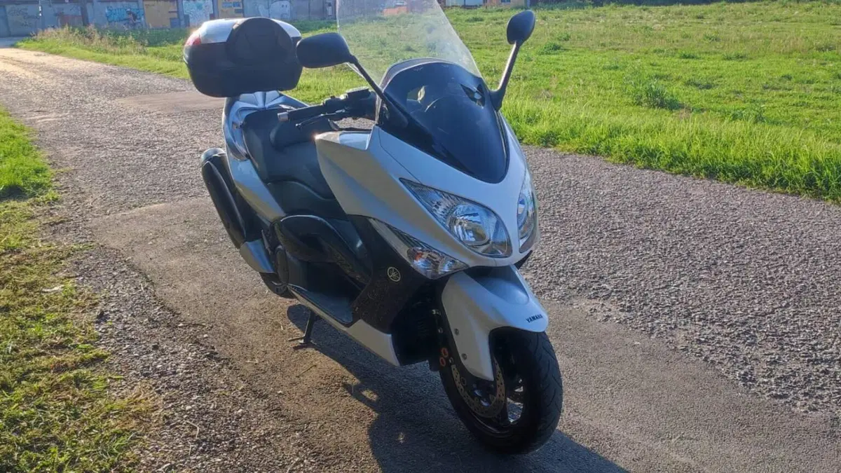 Yamaha T-Max 500 White Max (2010 - 11)  (2)