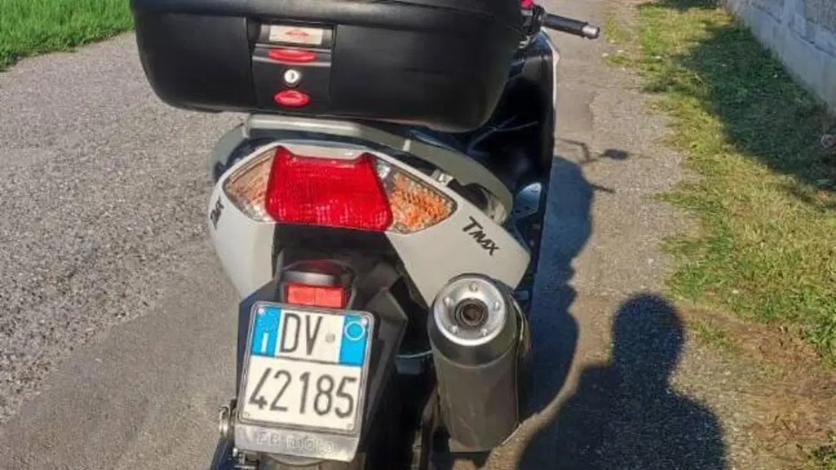 Yamaha T-Max 500 White Max (2010 - 11)  (3)