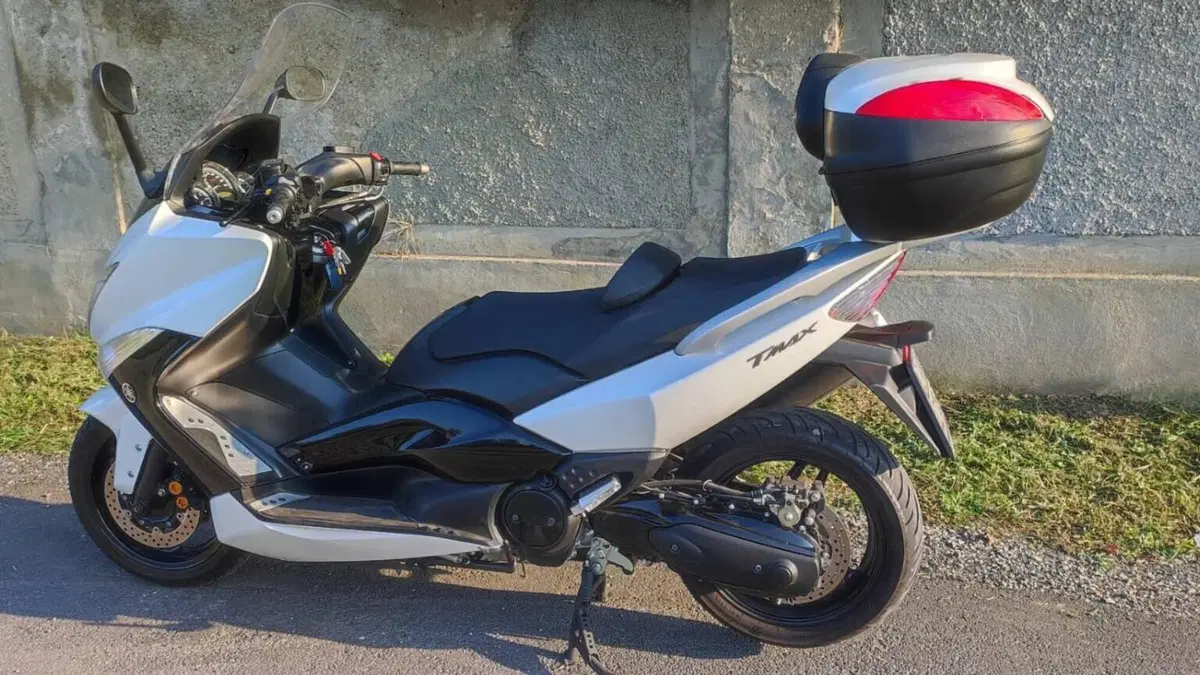 Yamaha T-Max 500 White Max (2010 - 11)  (6)