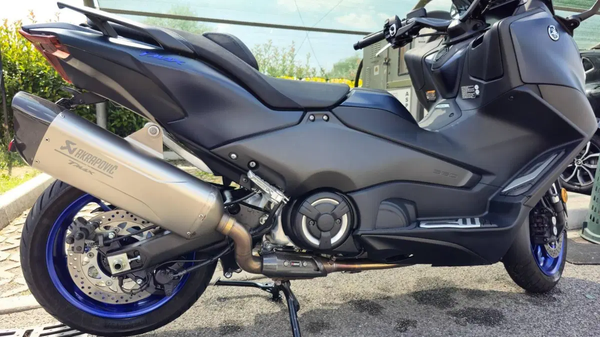 Yamaha T-Max 560 (2022 - 24)  (4)