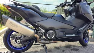 Yamaha T-Max 560 (2022 - 24)  (4)