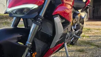 Ducati Streetfighter V2 (2022 - 24) usata