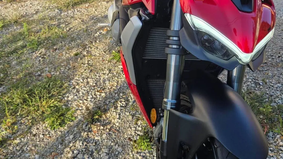 Ducati Streetfighter V2 (2022 - 24)  (2)
