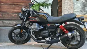 Moto Guzzi V7 Stone Special Edition (2022 - 25)  (2)