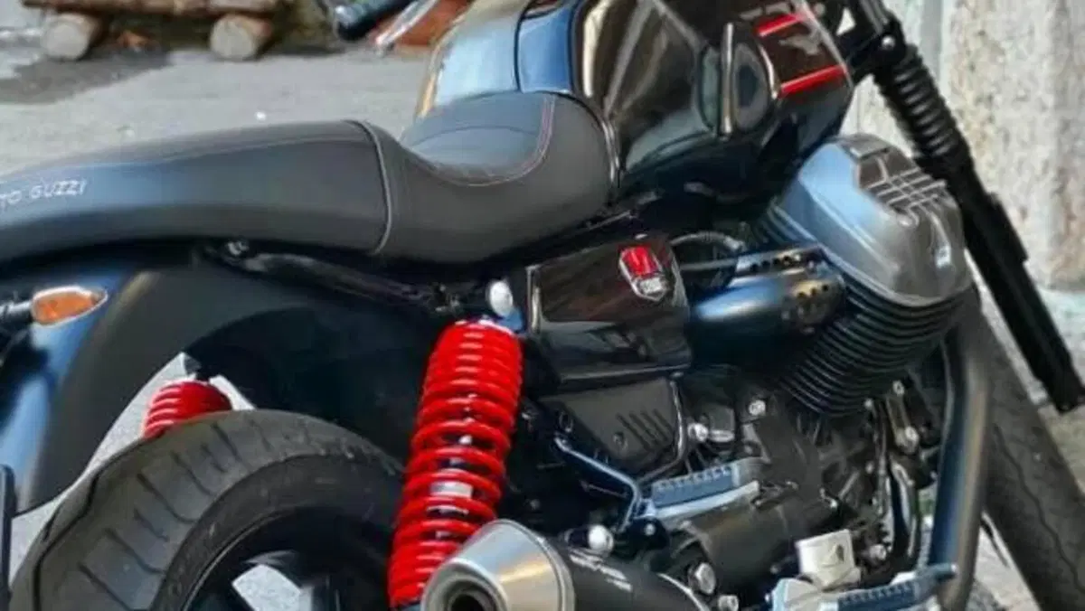Moto Guzzi V7 Stone Special Edition (2022 - 25) 