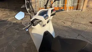 Honda SH 350 (2021 - 24)  (3)