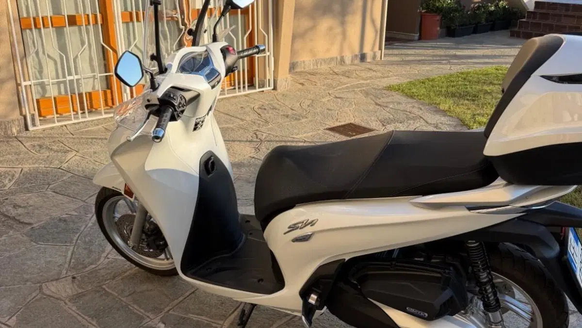 Honda SH 350 (2021 - 24)  (4)