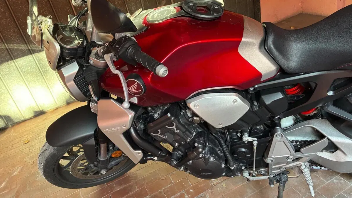 Honda CB 1000 R + Neo Sport Cafè (2019 - 20) 