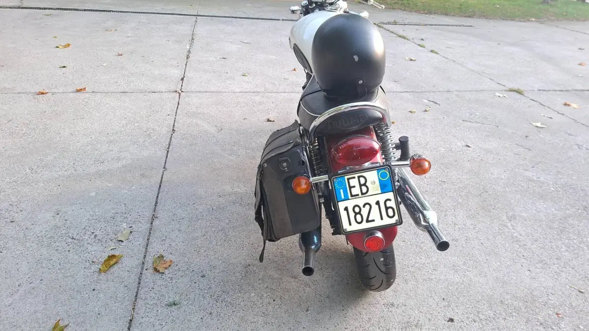 Triumph Bonneville T100 (2008 - 16)  (9)