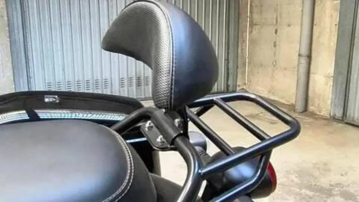 Moto Guzzi V7 III Stone (2017 - 20)  (2)