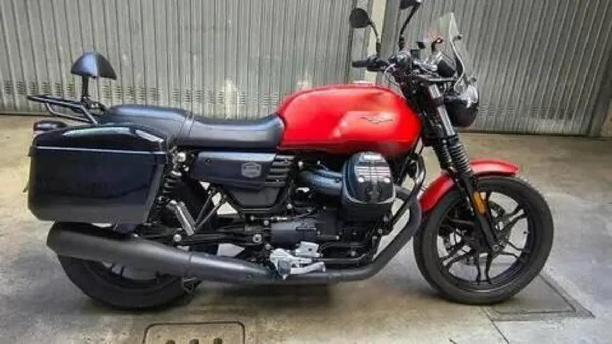 Moto Guzzi V7 III Stone (2017 - 20)  (3)