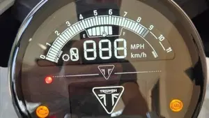 Triumph Trident 660 Triple Tribute Edition (2024)  (7)