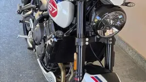 Triumph Trident 660 Triple Tribute Edition (2024)  (11)