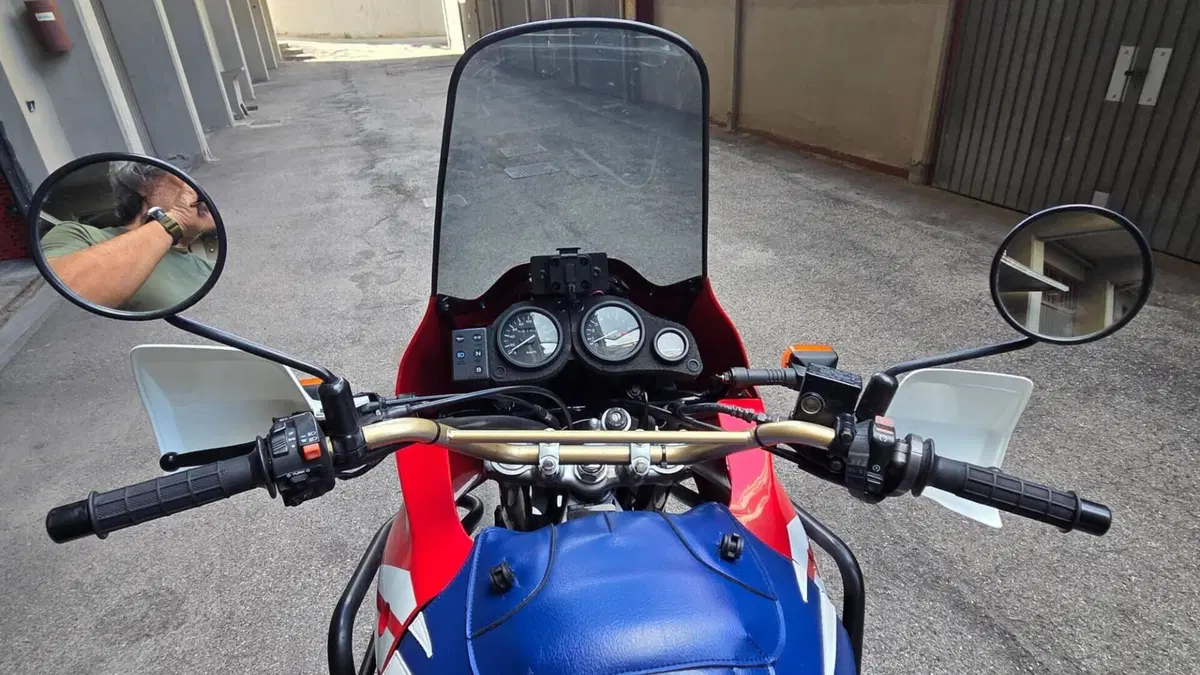 Honda Africa Twin XRV 750 (1996 - 02)  (3)