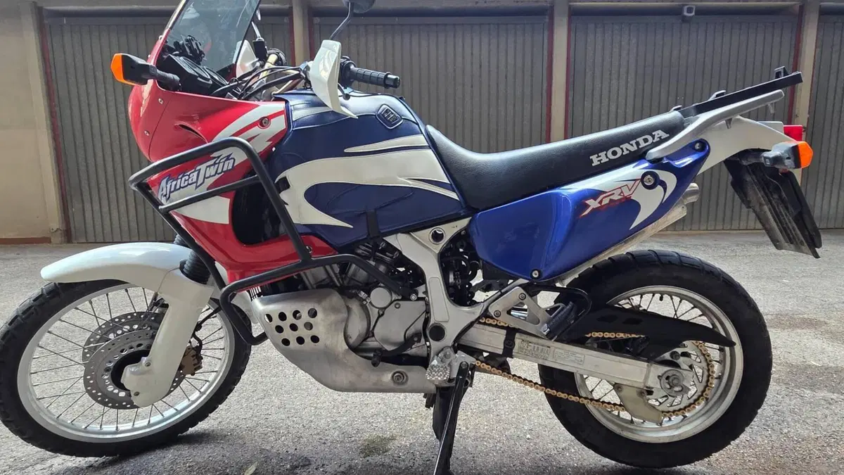 Honda Africa Twin XRV 750 (1996 - 02)  (6)
