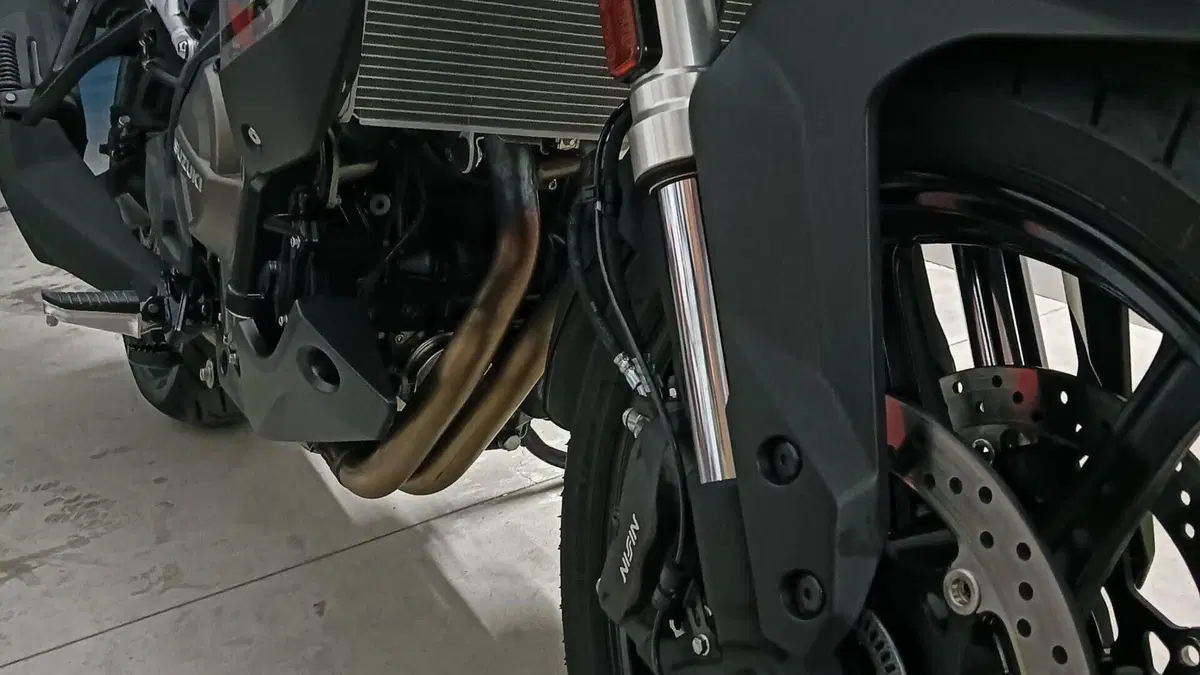 Suzuki V-Strom 800SE (2025 - 26)  (9)