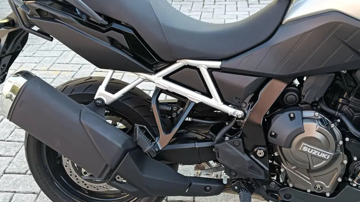 Suzuki V-Strom 800SE (2025 - 26)  (11)