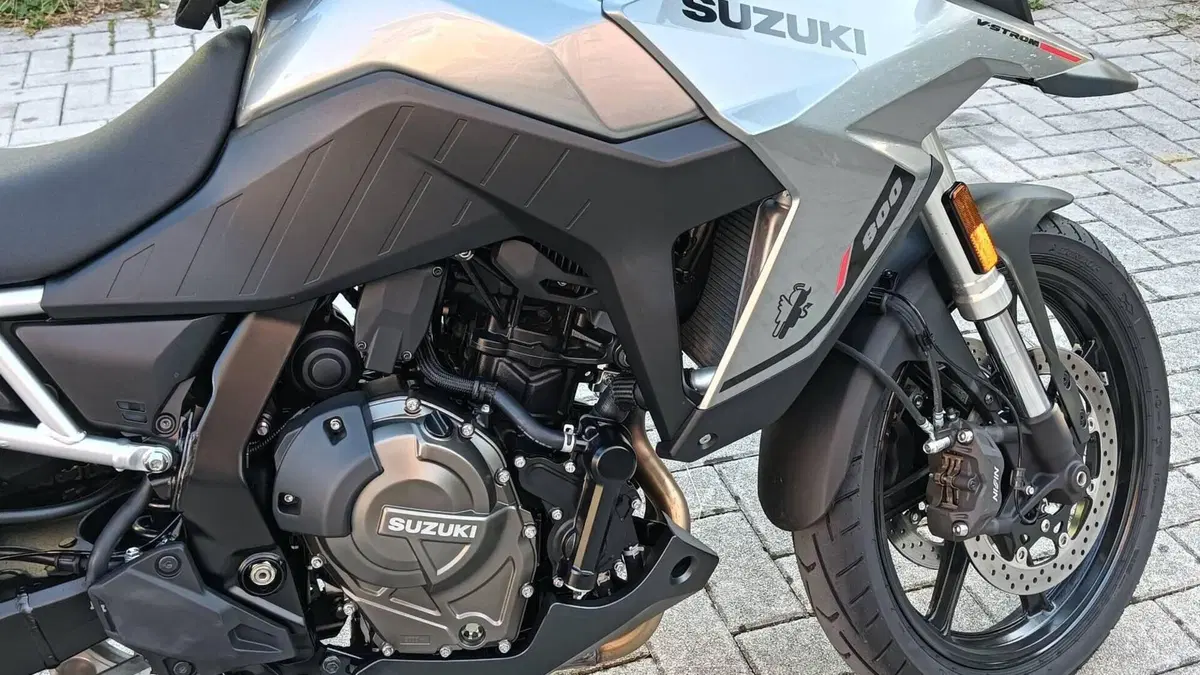 Suzuki V-Strom 800SE (2025 - 26)  (12)