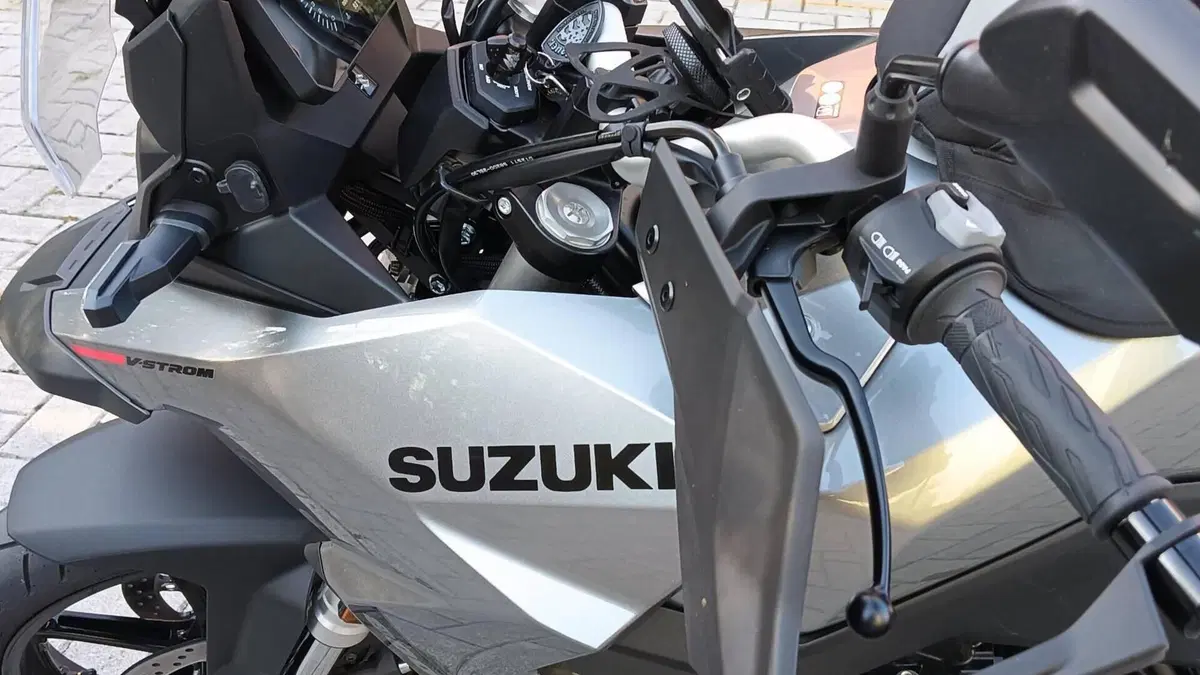 Suzuki V-Strom 800SE (2025 - 26)  (17)