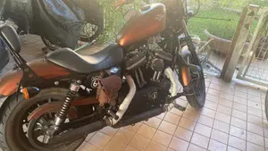Harley-Davidson 883 Iron (2009 - 11) - XL 883N  (13)