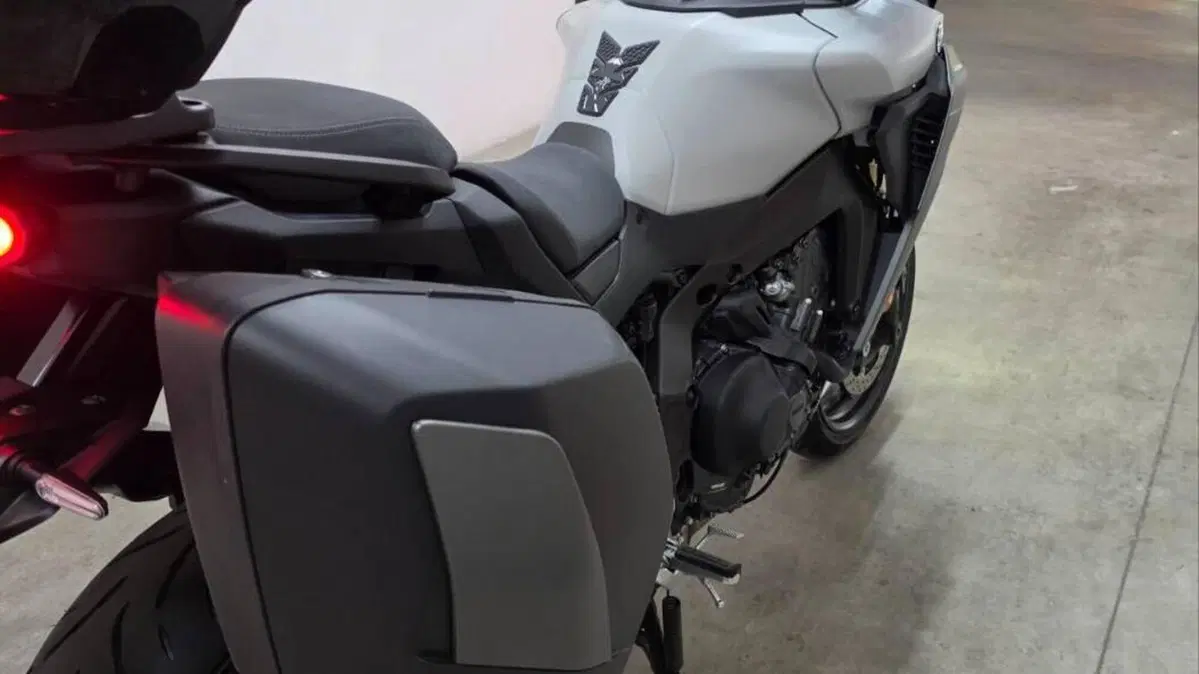 Yamaha Tracer 9 GT Y-AMT (2025 - 26)  (3)