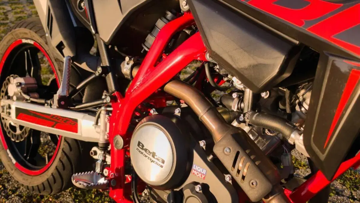 Betamotor RR 125 4T Motard LC (2021 - 23)  (3)